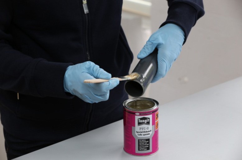 Łączenie rurociągów za pomocą kleju